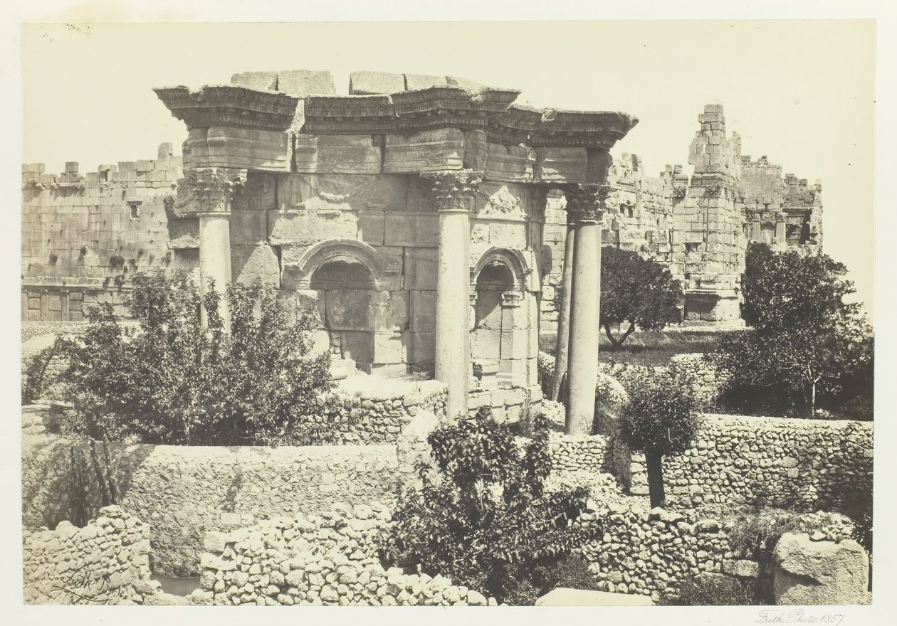 Dairesel Tapınak, Baalbec, 1857. by Francis Frith
