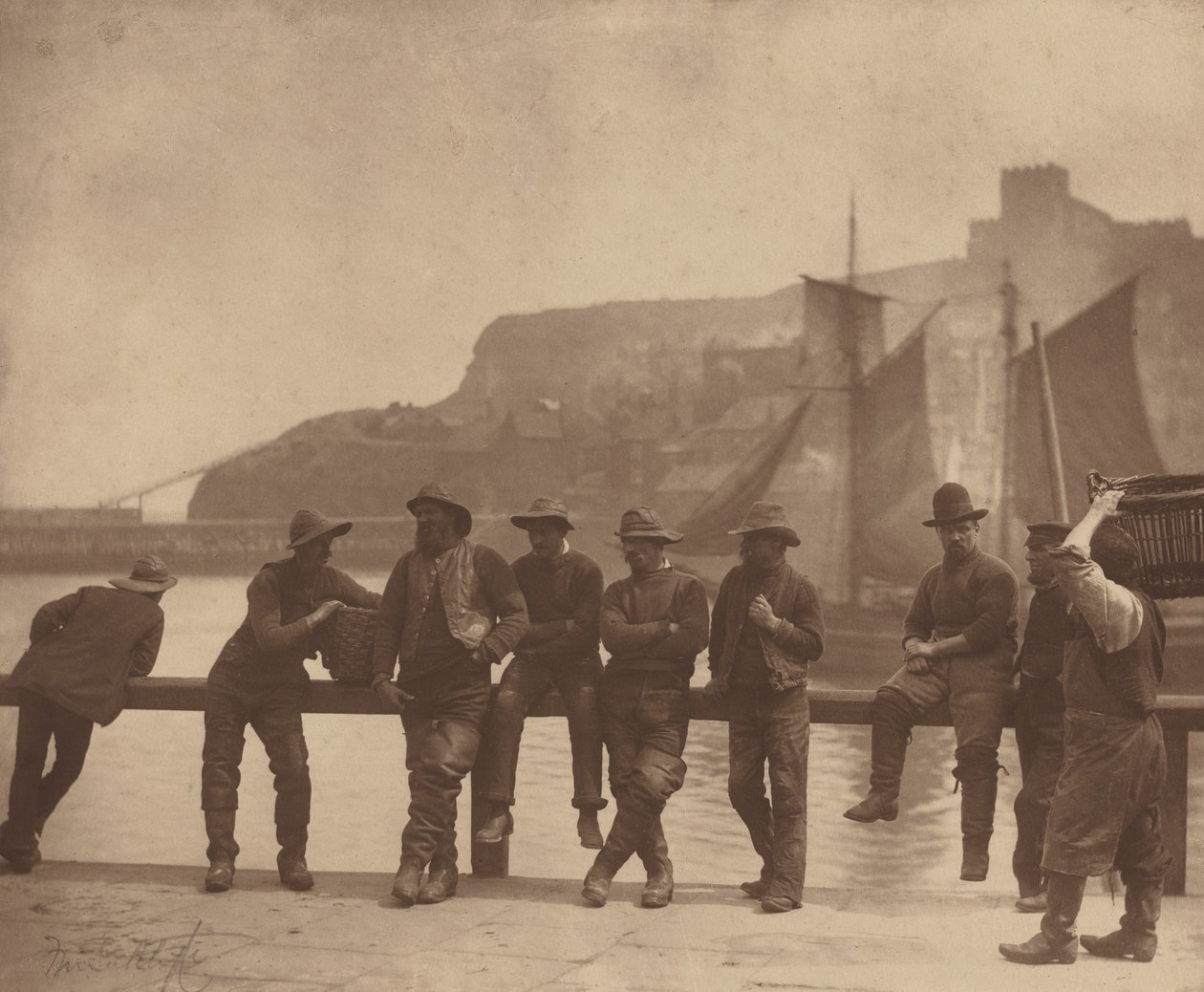 Whitby Balıkçılar, c. 1885. by Frank Meadow. Sutcliffe