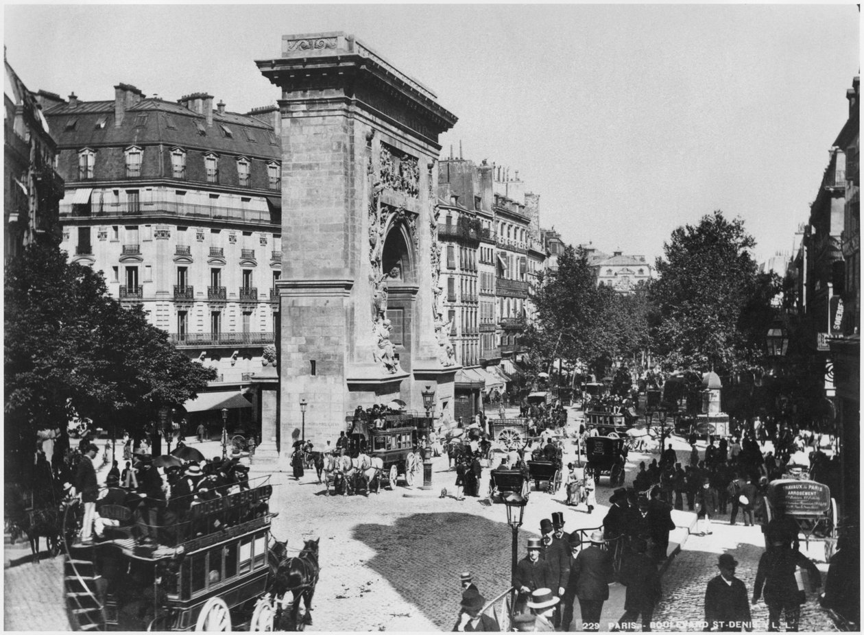 Porte ve bulvar Saint-Denis, Paris, c.1900 by French Photographer