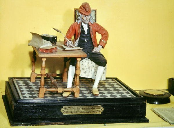ವೋಲ್ಟೇರ್ ಮಾದರಿ (1694-1778) ಅವರ ಅಧ್ಯಯನದಲ್ಲಿ, c.1773 turk by French School