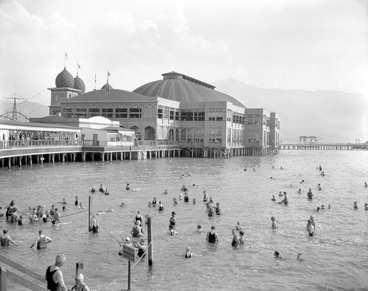 Saltair - Köşk, c.1925-30 by George Lytle Beam