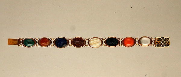 Bilezik (altın ve taşlar) by German School
