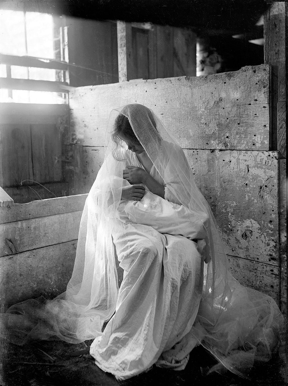 Yemlik, 1901 by Gertrude Käsebier