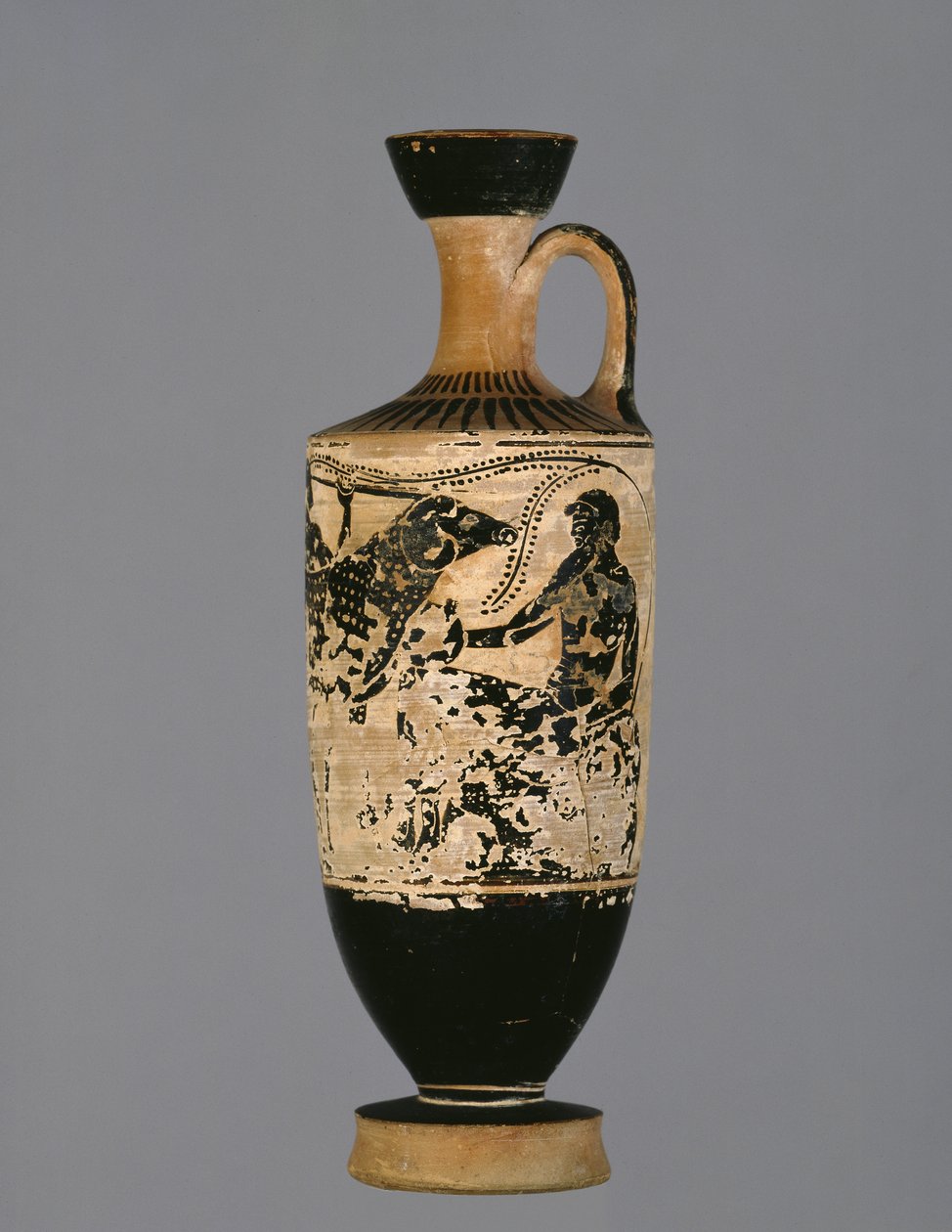 Tepegöz Polyphemus'tan kaçan Odysseus ile süslenmiş tavan arası siyah figürlü lekythos, Theseus Ressamı tarafından, MÖ 500-450 (seramik) by Greek