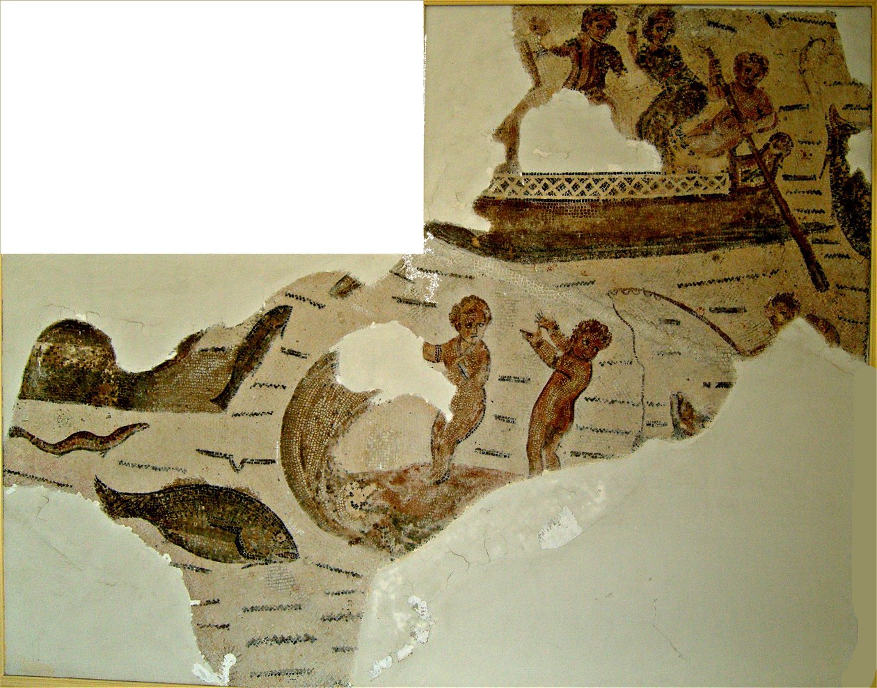 Balıkçılar balıkçı teknelerinde erotes. Sidi Mahersi Hamamları. MS dördüncü yüzyıl by Habib M’henni