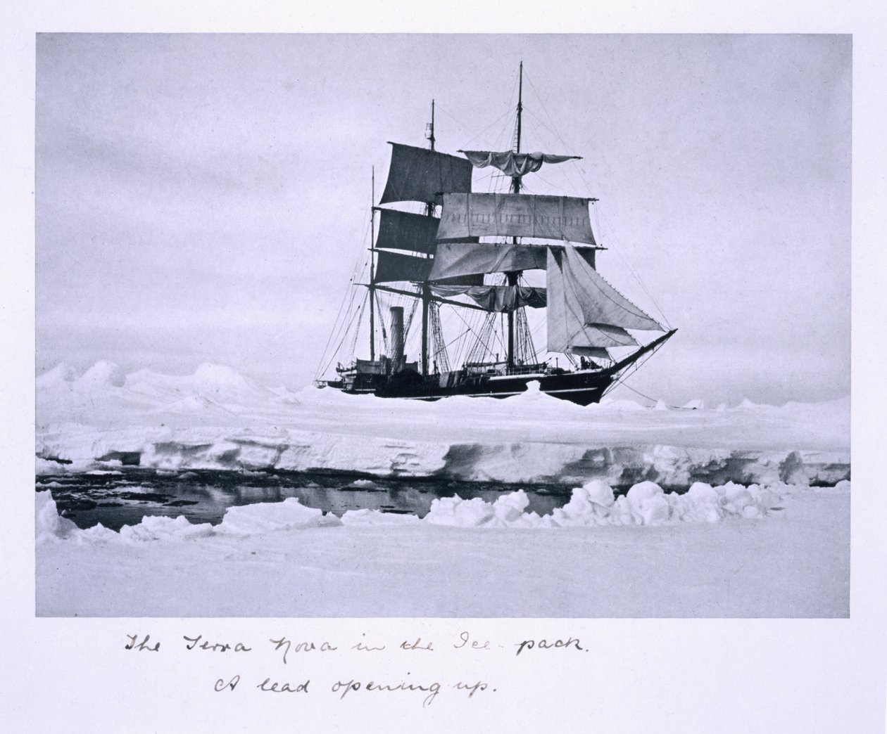 Paket buzda 'Terra Nova'. 'Scott's Last Expedition'dan bir ipucu açılıyor by Herbert Ponting