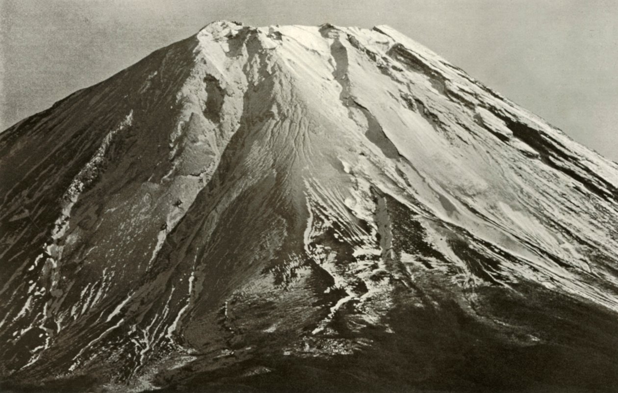 Fuji Tepesi, 1910. by Herbert Ponting