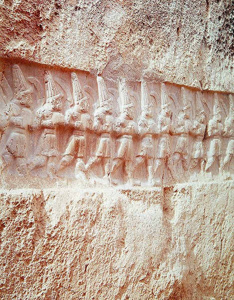 ಸಶಸ್ತ್ರ ದೇವರುಗಳ ಟರ್ಕಿಯ ಮೆರವಣಿಗೆ by Hittite