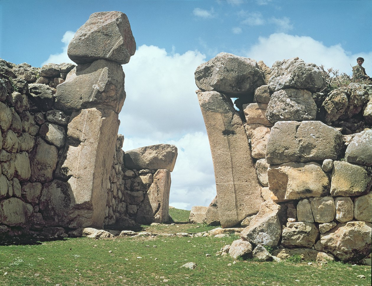 Hattuşa surlarından Kral Kapısı by Hittite