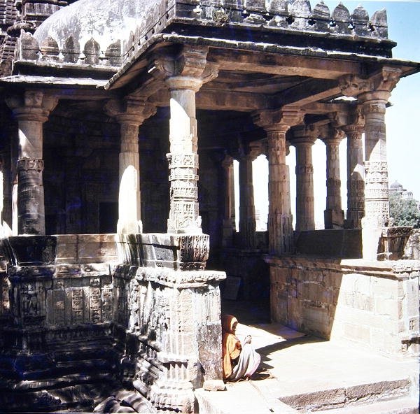 ಮೀರಾ ಬಾಯಿ ಟರ್ಕ್ ದೇವಾಲಯ by Indian School