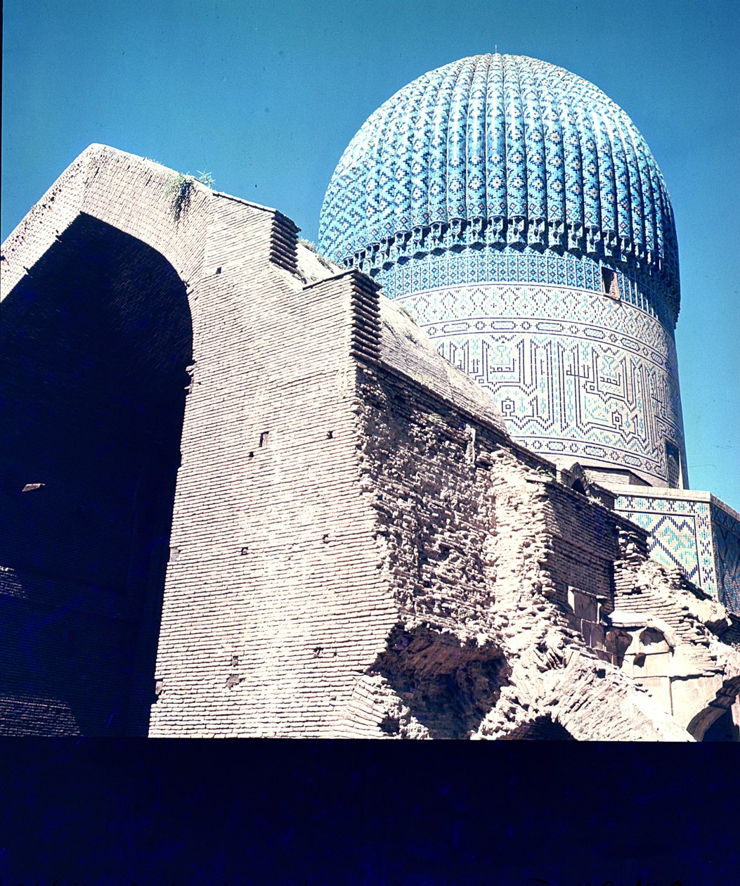 Kubbe görünümü, Timurlular dönemi, c.1403 by Islamic School