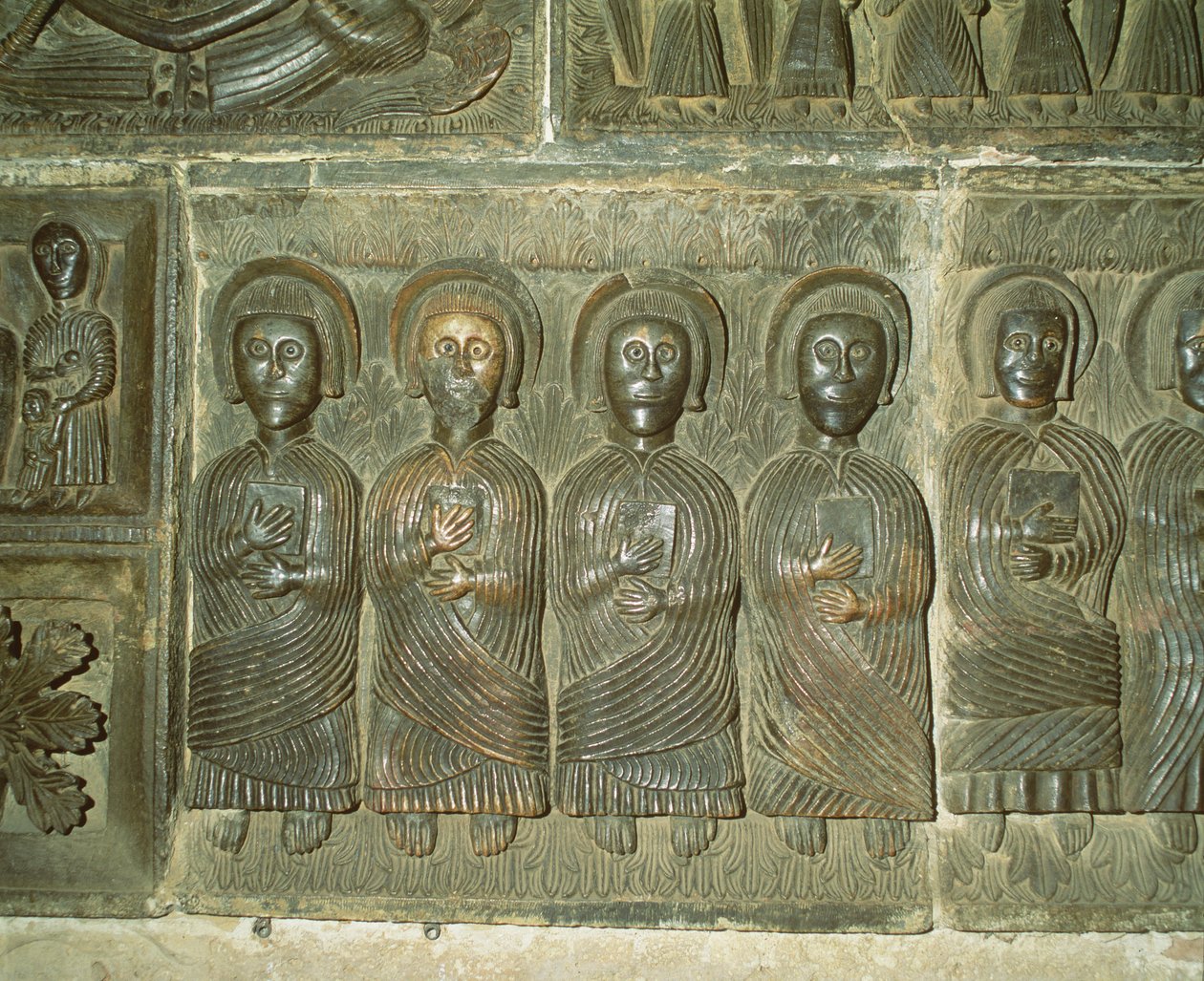 Havariler, Romanesk öncesi kabartma (bronz) by Italian School
