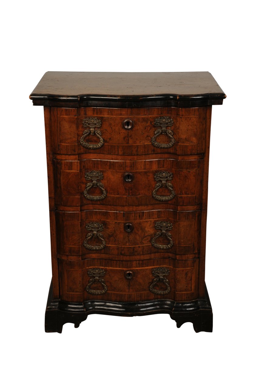 Ceviz şifonyer, c.1730 (ceviz) by Italian School