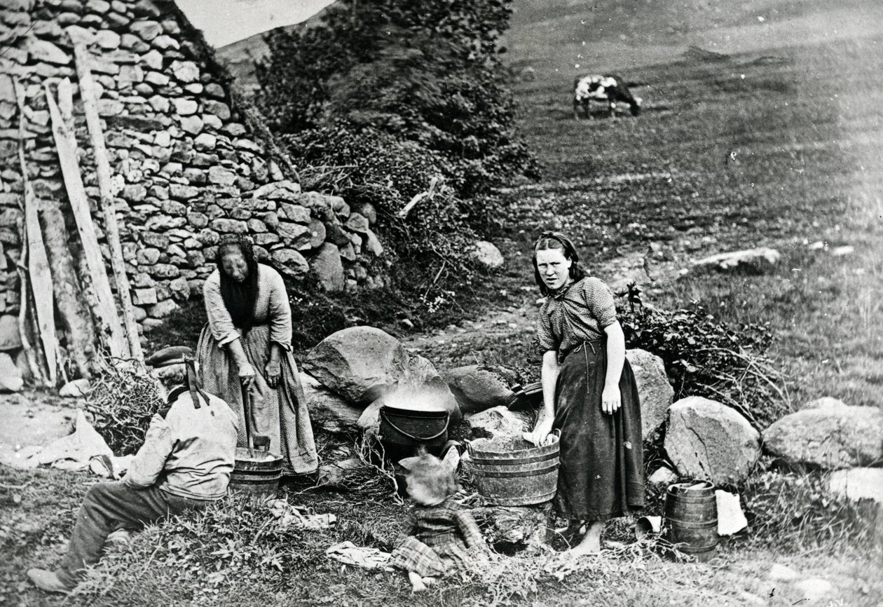 İskoç Crofters, c.1860-80 by James Valentine