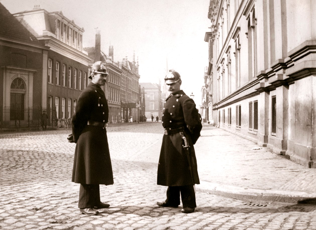 Polisler, Rotterdam, 1898. by James Batkin