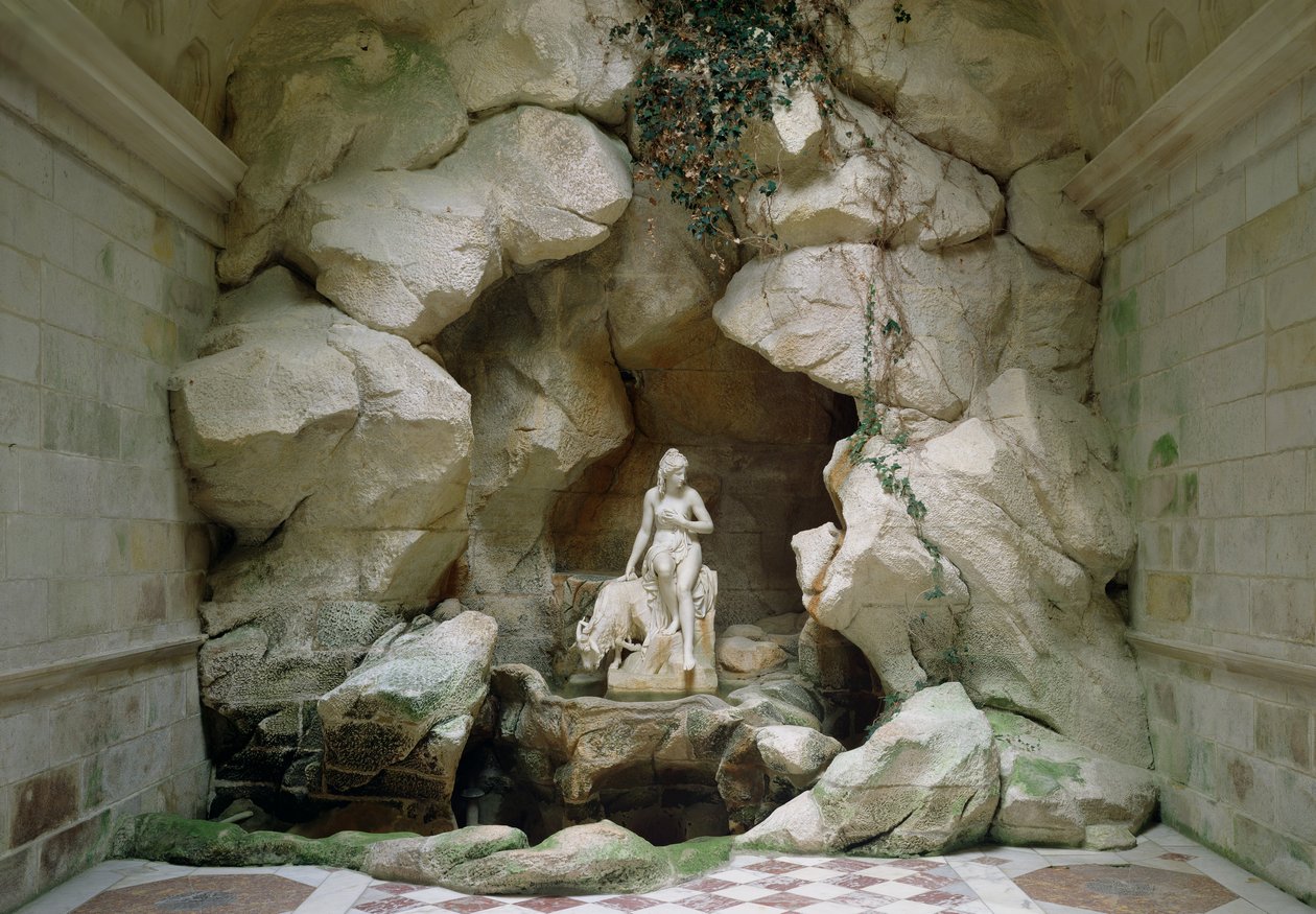 The Grotto of the Laiterie de la Reine, built in 1785 photo by Jean Thevenin