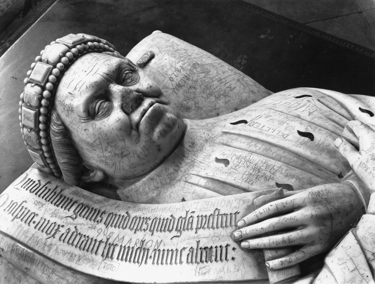 ಡಕ್ ಜೀನ್ ಡಿ ಬೆರ್ರಿ (1340-1416) ಕೌಂಟ್ ಆಫ್ ಪೊಯಿಟಿಯರ್ಸ್, ವಿವರ (ಇನ್ನೂ ನೋಡಿ 217791) 1416-38 (ಮಾರ್ಬಲ್) ಟರ್ಕ್ by Jean de Cambrai