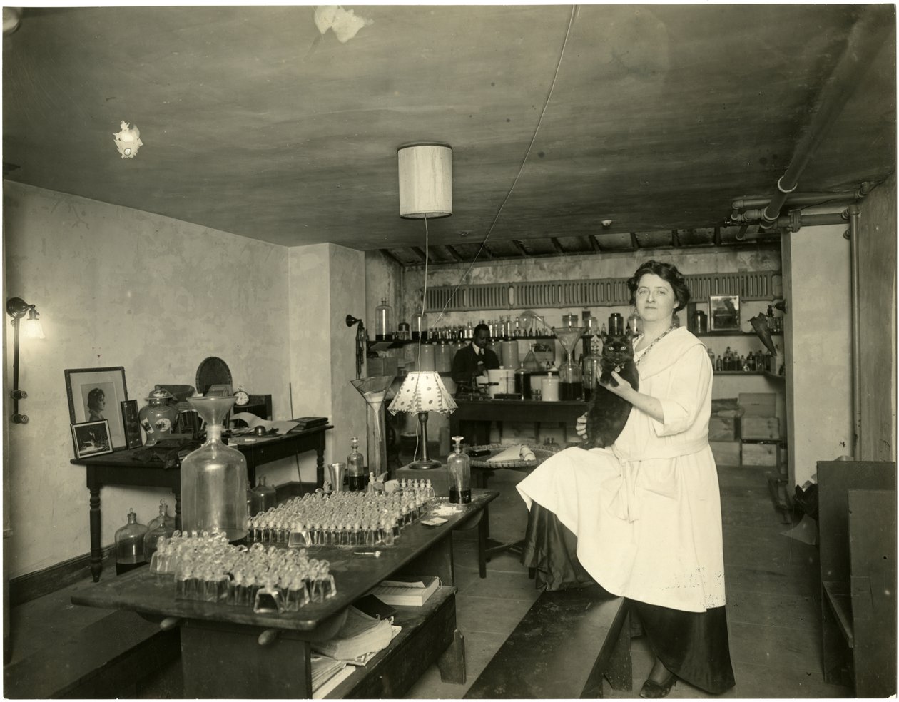 Ann Haviland, parfümeri, c.1915-28 by Jessie Tarbox Beals