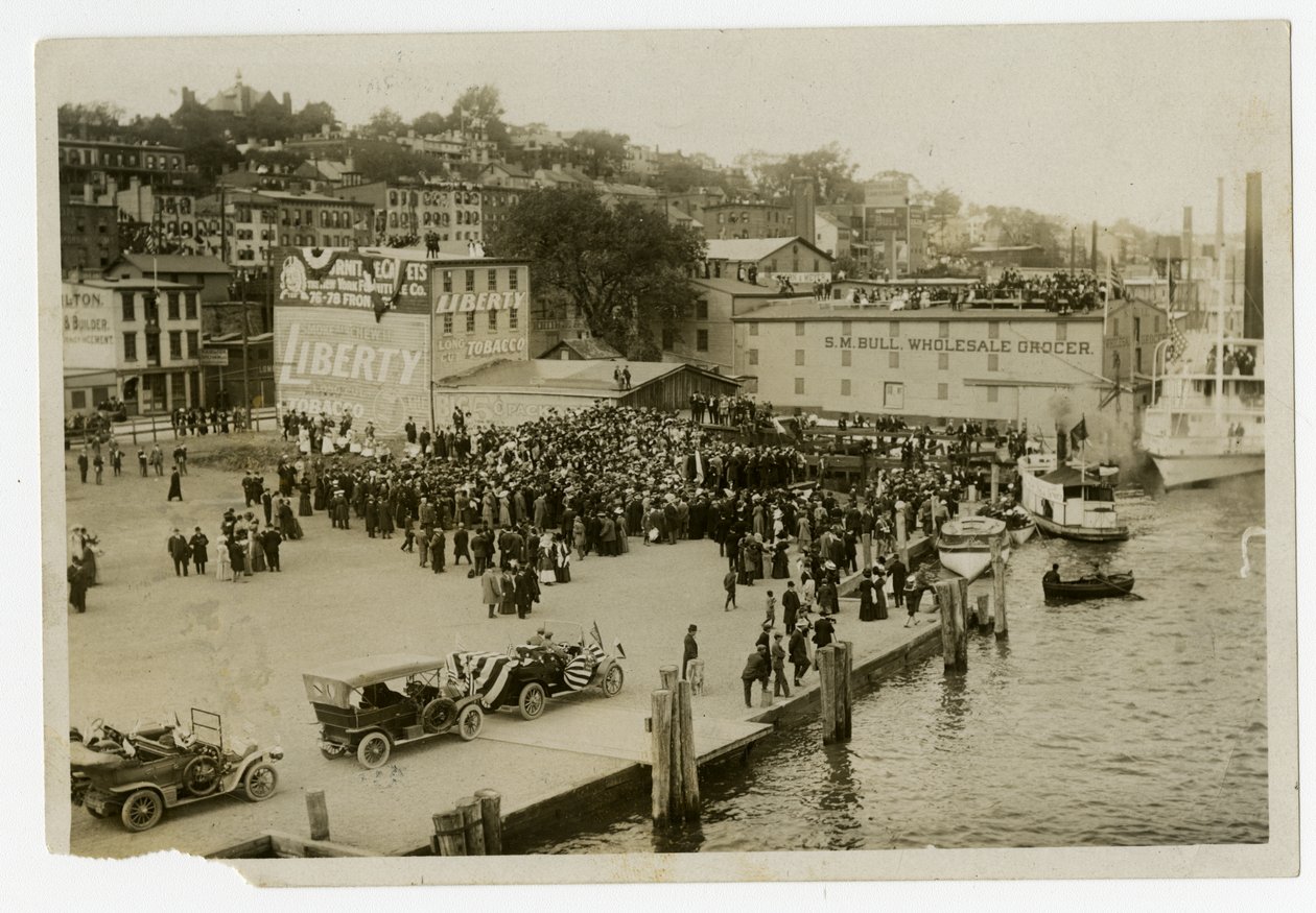 Newburgh: iskelede resepsiyon by Jessie Tarbox Beals