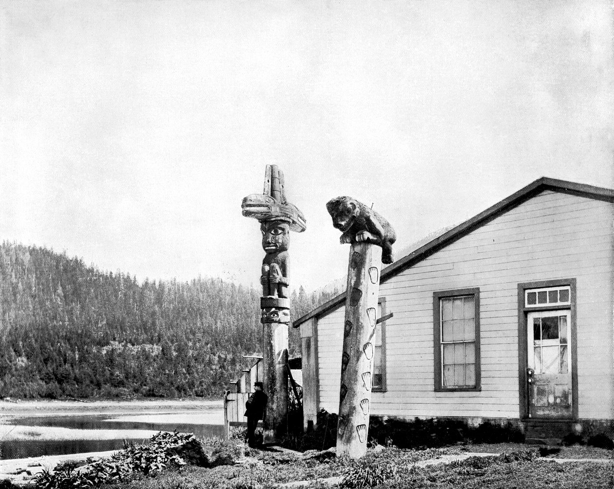 Totem Direkleri, Alaska, ABD, 1893. by John L. Stoddard