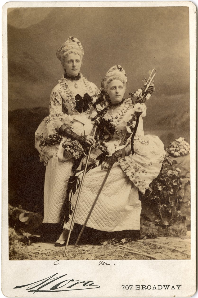 Rives Twins (sepya baskı) by José Maria Mora