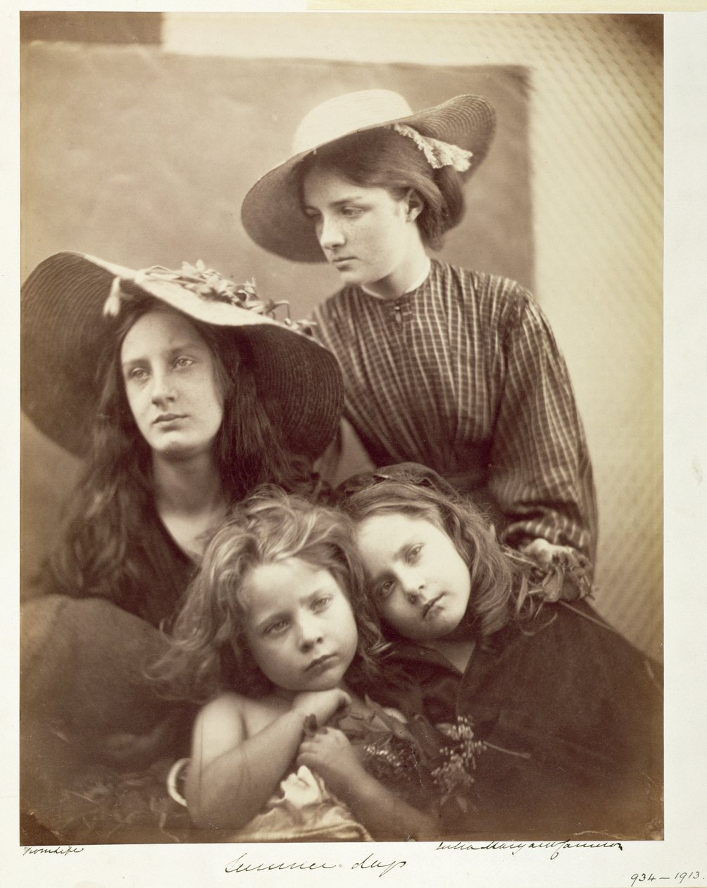 Summer Days, c.1866 (cam üzerine kollodion negatiften albüm baskısı) by Julia Margaret Cameron