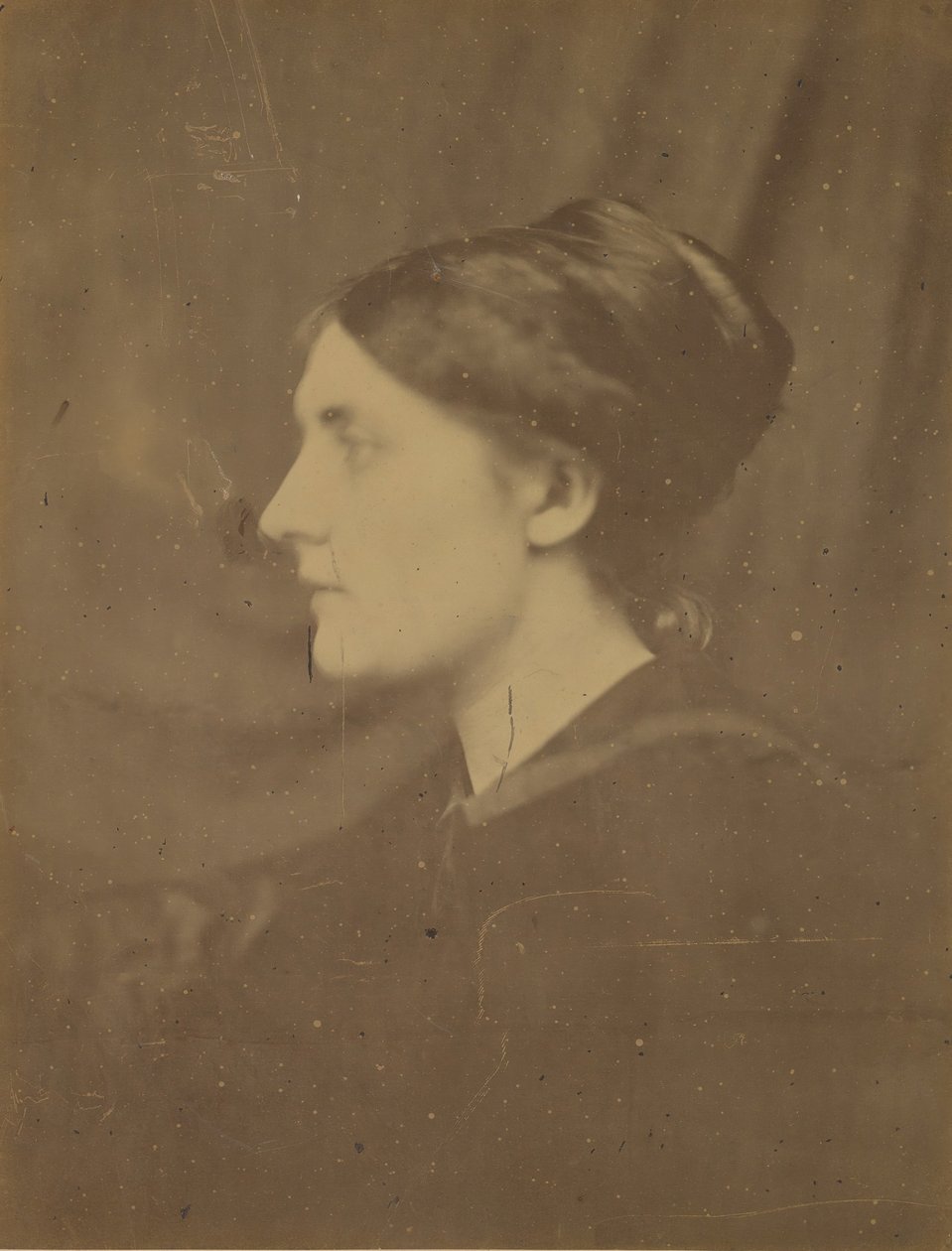 [Profilde Tanımlanamayan Kadın], 1866-68. by Julia Margaret Cameron