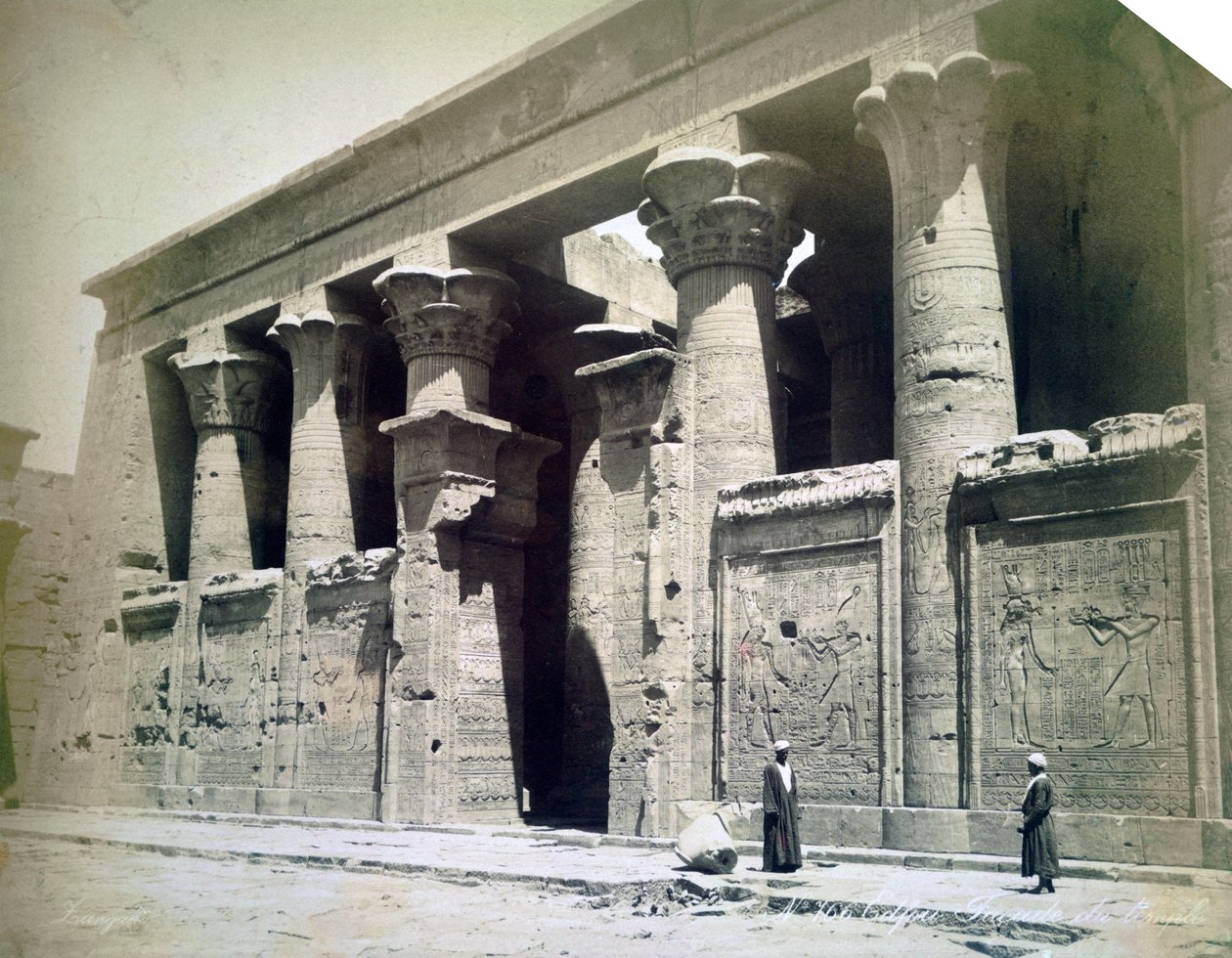 Tapınak cephesi, Edfu, Mısır, 19. yüzyıl by Langaki