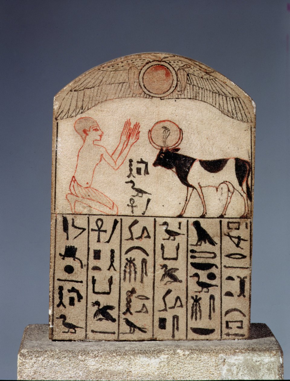 Apis boğasına dikilitaş (boyalı kireçtaşı) by Late Period Egyptian