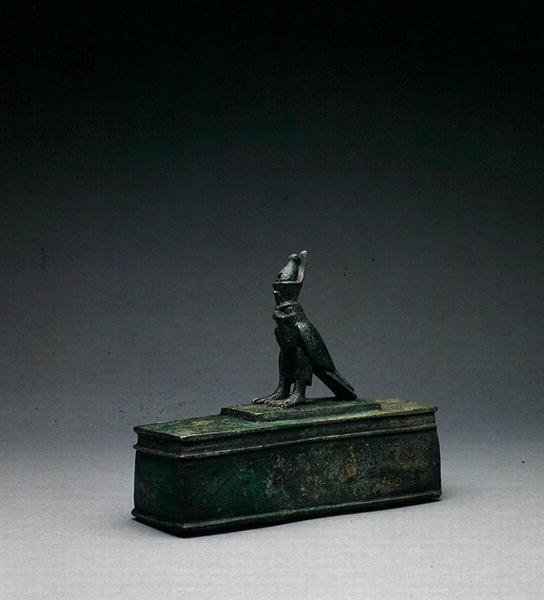 Şahin rölyefi (bronz) (bronz) by Late Period Egyptian
