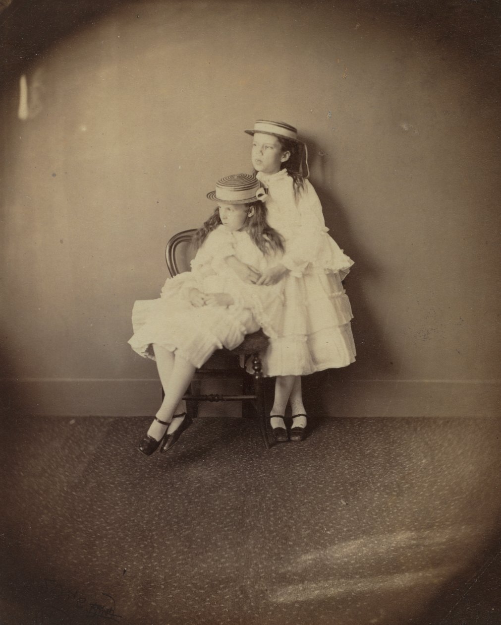 Julia ve Ethel Arnold by Lewis Carroll