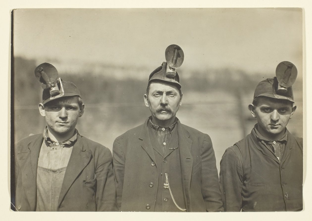  by Lewis Wickes Hine