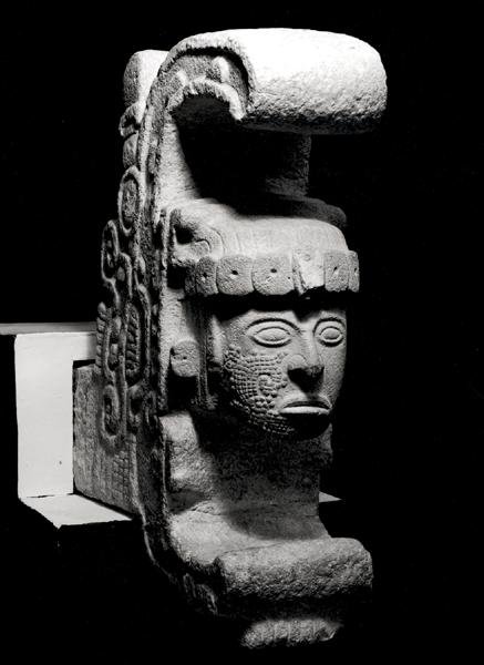 Uxmal Kraliçesi, tapınak oymacılığı, 987-1185 (kumtaşı) by Mayan