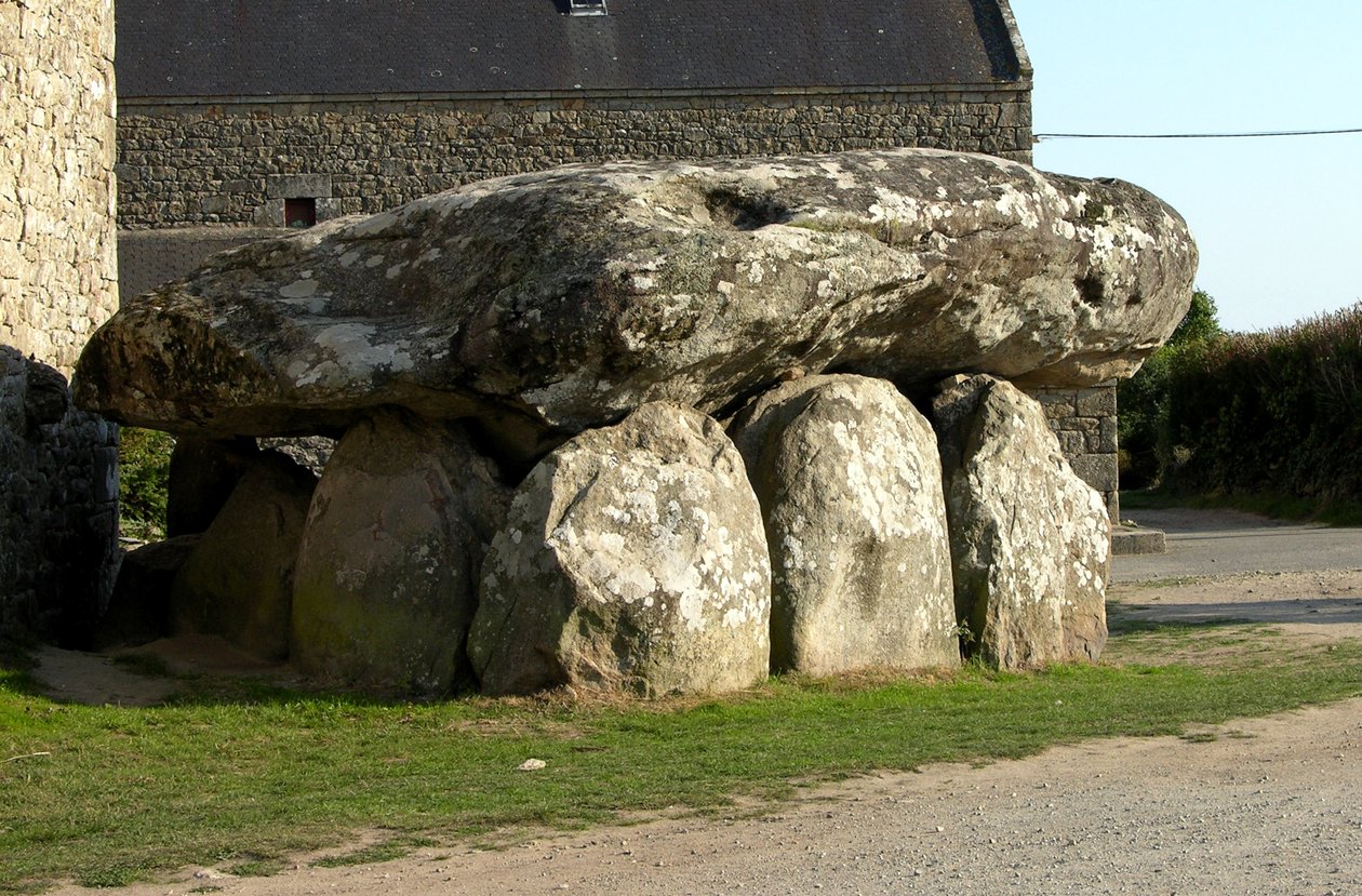 Crucuno dolmenleri by Megalithic