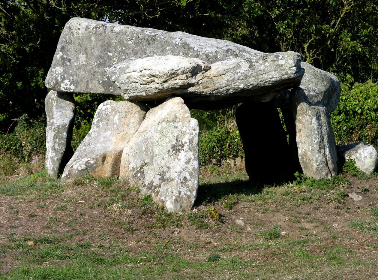 küçük dolmen by Megalithic