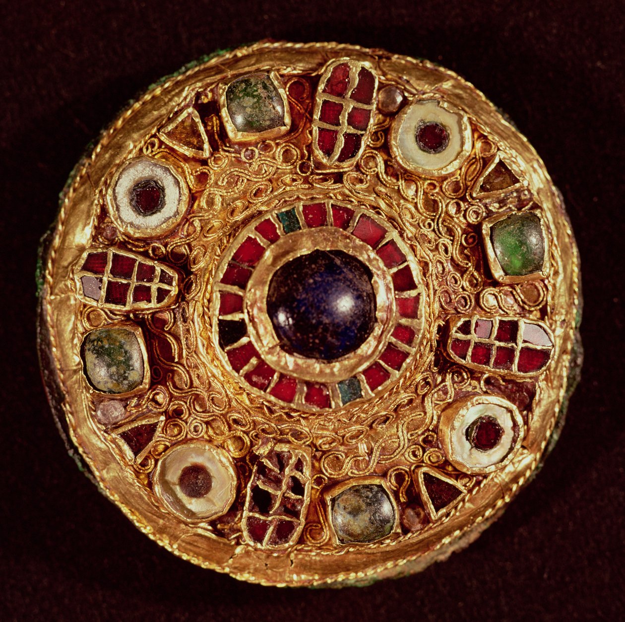 Yuvarlak broş (altın ve emaye işi emaye) by Merovingian