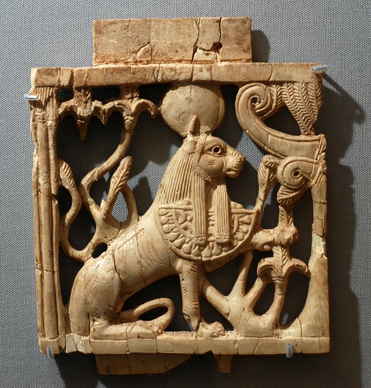 Fildişi tablet, Nimrud, c.900-600 M.Ö. by Mesopotamian