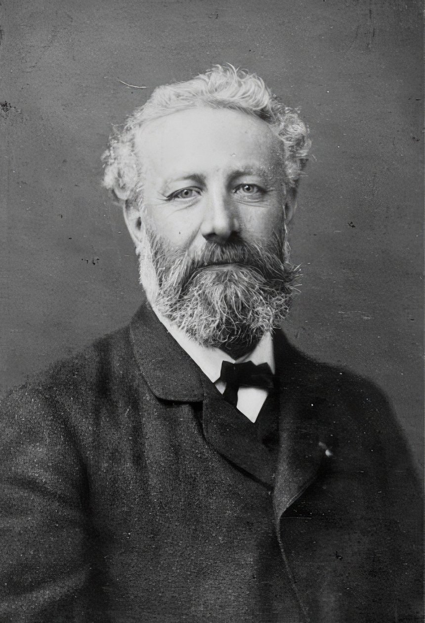 Jules Verne (1828-1905). Fransız yazar. 1880 civarında by Nadar