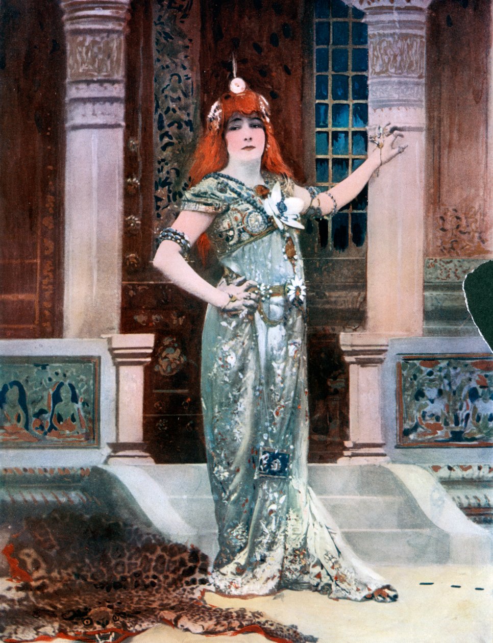 Sarah Bernhardt, Isolde olarak, c1902. by Nadar