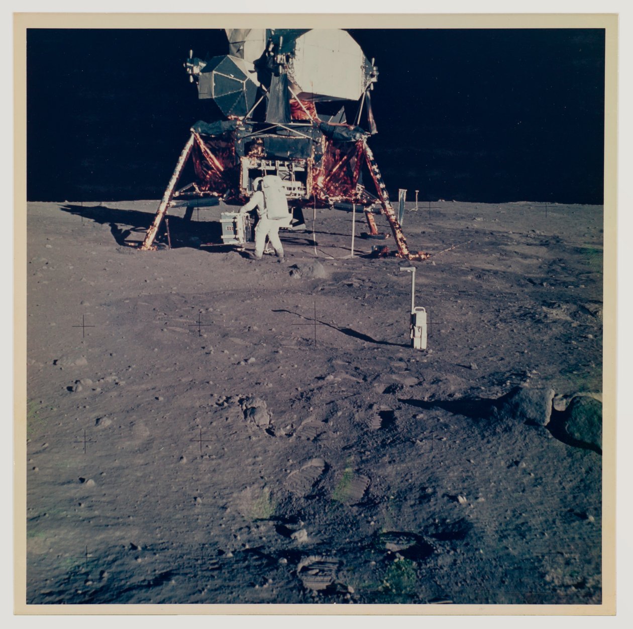 Apollo 11 Aya İniş by Neil Armstrong