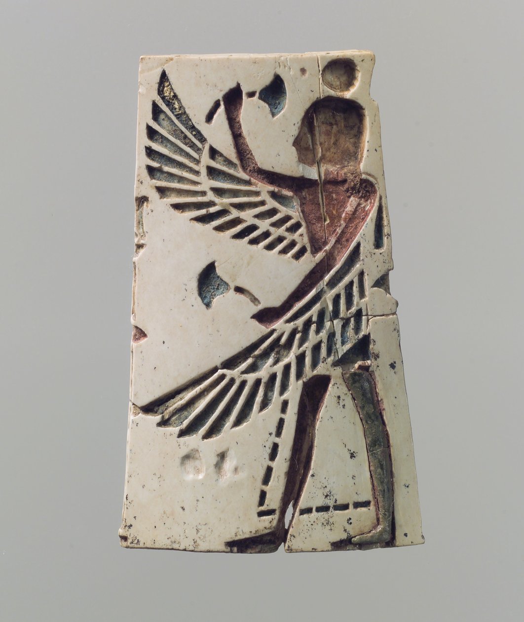 Kanatlı bir genç ile Champlevé mobilya veya kozmetik kutusu plak, c. MÖ 700 by Neo Assyrian