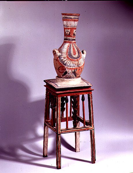 Bir taburede vazo by New Kingdom Egyptian