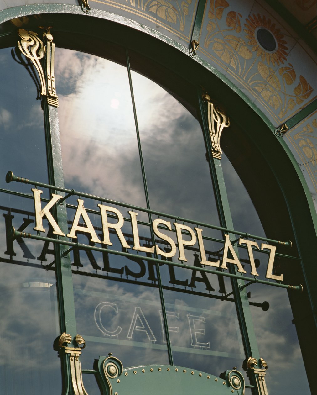 Karlsplatz Kafe, 1899