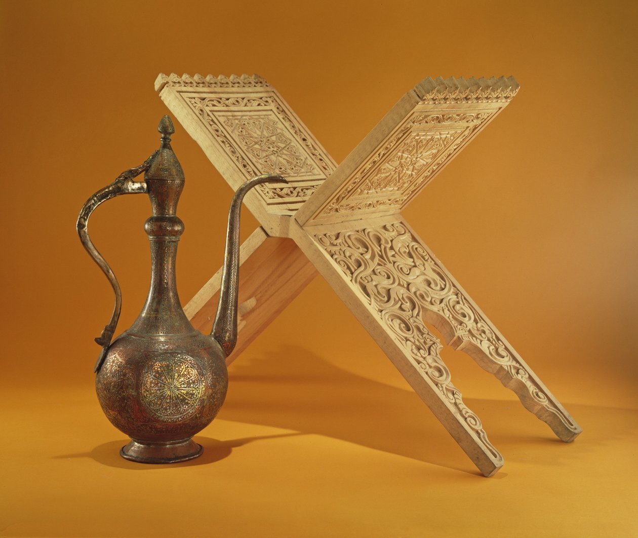 Bakır Kap ve Kuran Sehpası (ahşap oyma) by Pakistani School