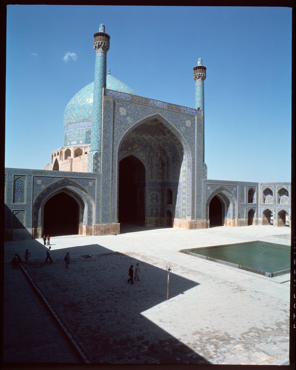 Kraliyet Camii'nin görünümü by Persian School