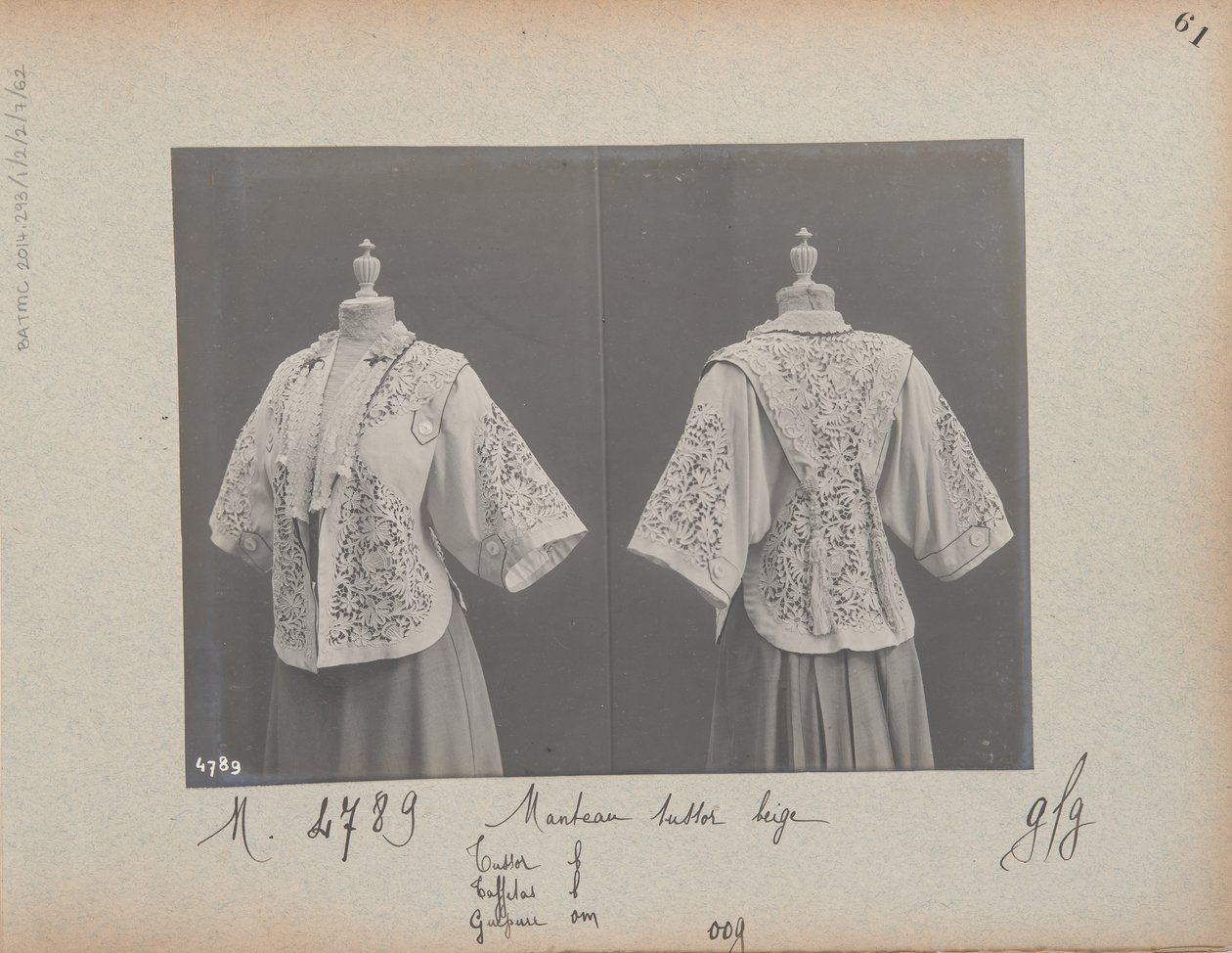 Albüm Sayfası: House of Worth, Coat by Photographer French