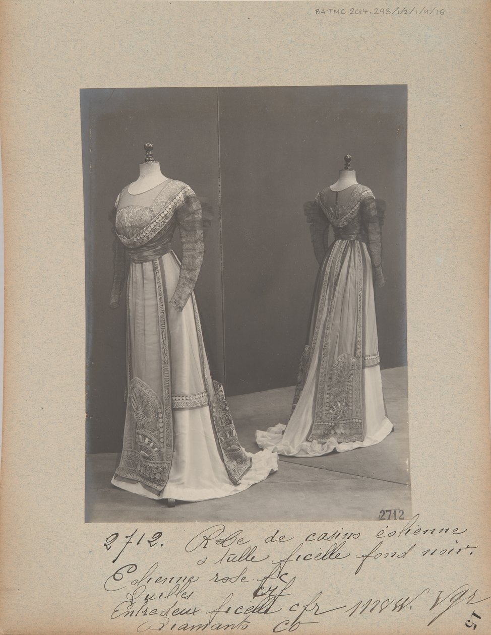 Albüm Sayfası: House of Worth, Dress by Photographer French