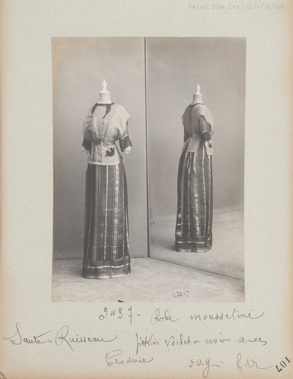 Albüm Sayfası: House of Worth, Dress by Photographer French
