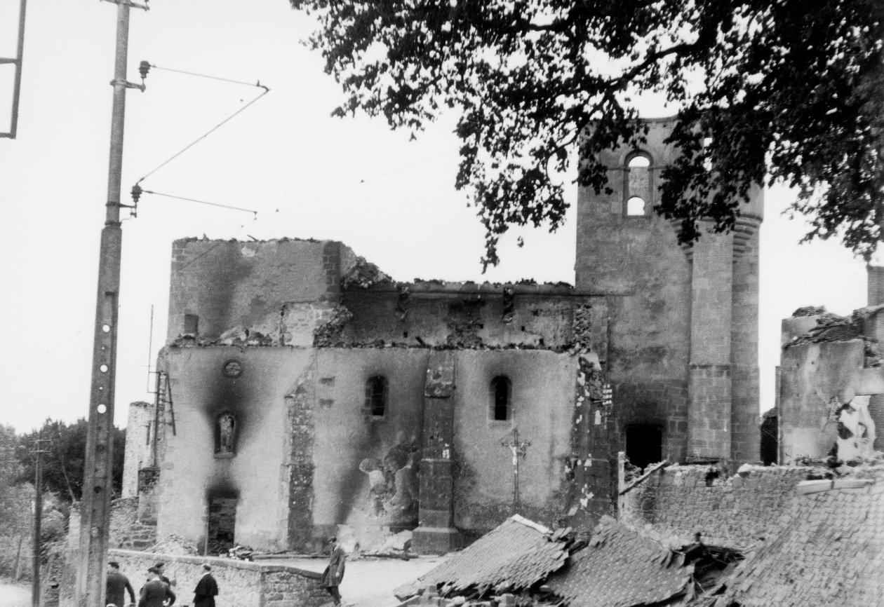 Oradour-sur-Glane Katliamı by Photographer French