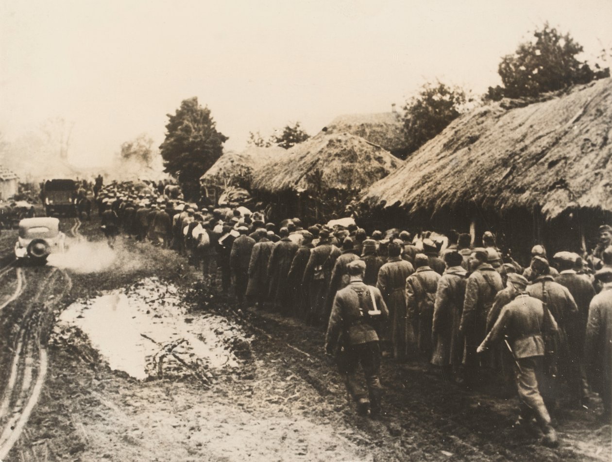 Kiev yakınlarındaki Rus mahkumlar by Photographer German